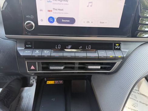 Certified 2025 Toyota Camry SE AWD/4WD image 20