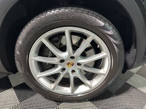 Used 2021 Porsche Cayenne image 9