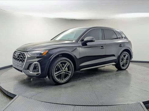 Used 2021 Audi Q5 e Premium Plus w/ Premium Plus Package image 2