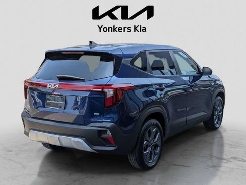 Certified 2025 Kia Seltos LX AWD/4WD image 6