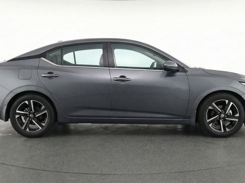Used 2025 Nissan Sentra SV FWD image 11