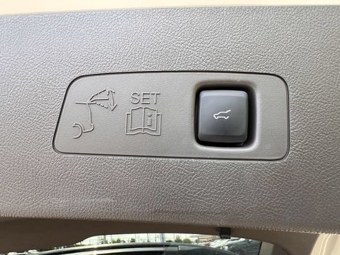 Used 2022 Lincoln Corsair Reserve w/ Equipment Group 201A AWD/4WD image 17