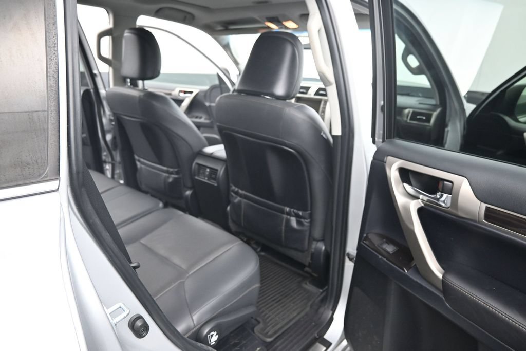Used 2017 Lexus GX 460 w/ Navigation Package AWD/4WD image 33