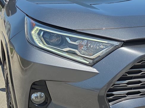 Used 2021 Toyota RAV4 XSE AWD/4WD image 27