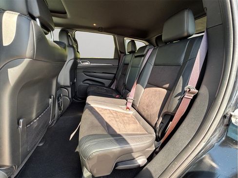 Used 2020 Jeep Grand Cherokee Altitude RWD image 36