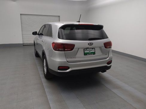Used 2019 Kia Sorento L image 6