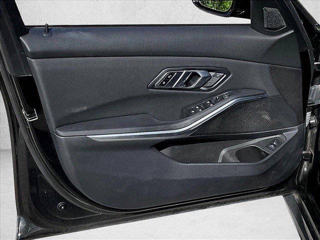 Used 2021 BMW 330i Sedan w/ M Sport Package RWD image 17