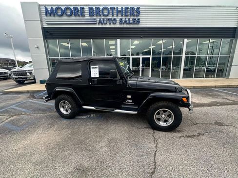 Used 2005 Jeep Wrangler Unlimited image 1