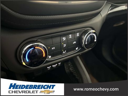 Used 2023 Chevrolet TrailBlazer LT FWD image 23