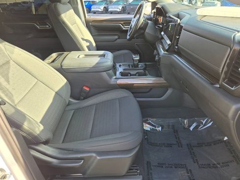 Used 2022 Chevrolet Silverado 1500 LT Trail Boss image 13