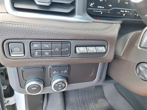 Used 2022 GMC Yukon Denali image 22