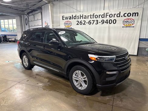 Used 2023 Ford Explorer XLT w/ Equipment Group 202A image 2