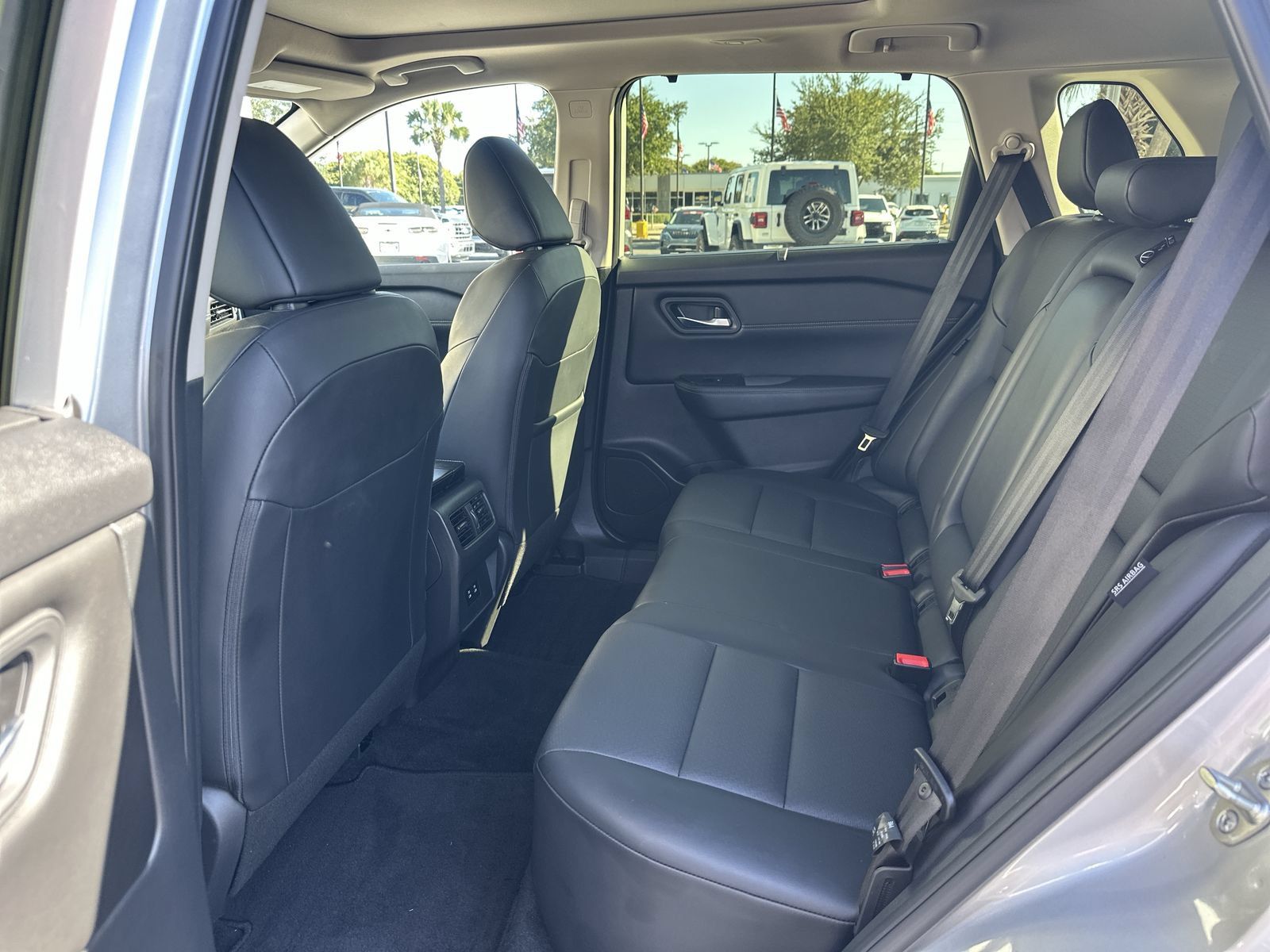 Used 2024 Nissan Rogue SV w/ SV Premium Package AWD/4WD image 31