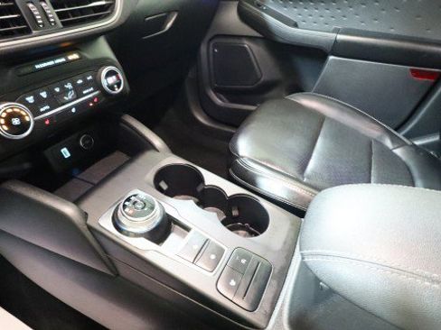 Used 2020 Ford Escape SEL image 18