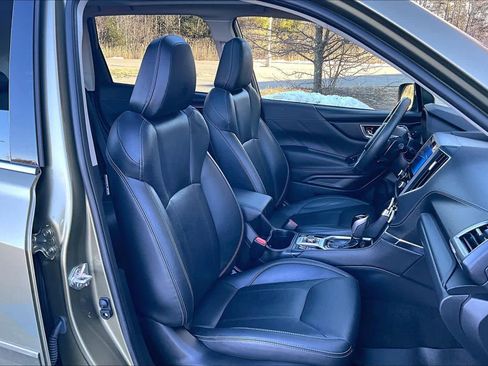 Used 2023 Subaru Forester Touring image 7