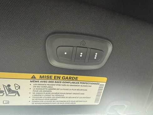 Used 2025 Chrysler Pacifica Select FWD image 26
