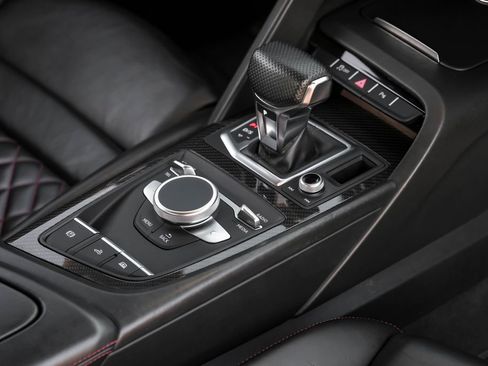 Used 2018 Audi R8 V10 plus image 18