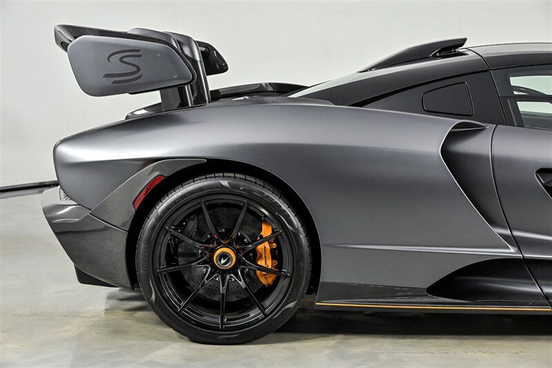 Used 2019 McLaren Senna RWD image 18
