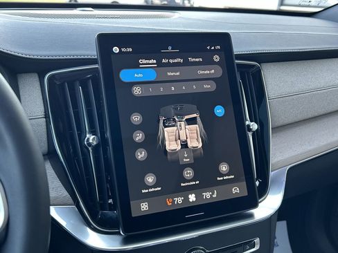 New 2026 Volvo XC90 B6 Plus image 21