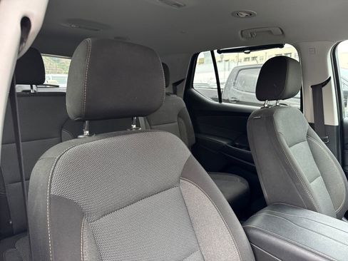 Used 2021 Chevrolet Traverse LS FWD image 2