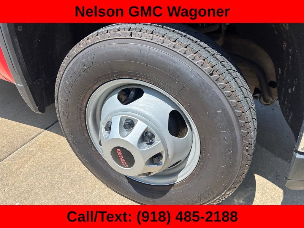 Used 2021 GMC Sierra 3500 4x4 Regular Cab w/ Convenience Package image 4