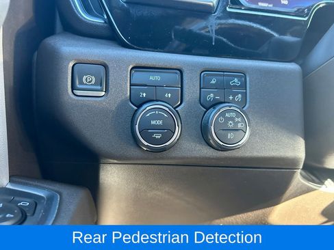 Certified 2022 Chevrolet Silverado 1500 LTZ w/ LTZ Convenience Package II image 20