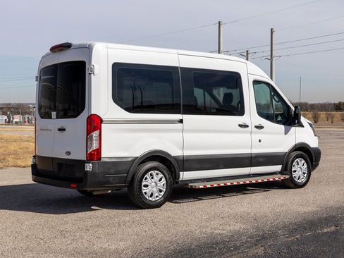 Used 2018 Ford Transit 150 XL image 7