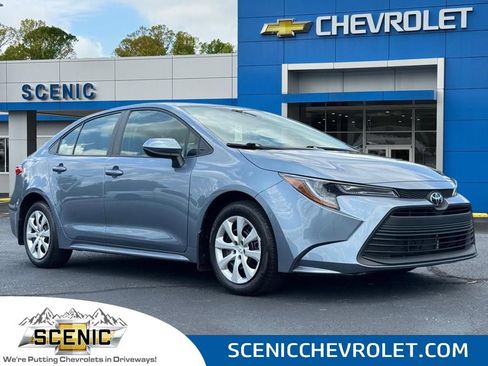 Used 2026 Toyota Corolla LE FWD image 1