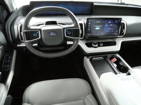 Certified 2025 Ford Expedition Max Active AWD/4WD image 4