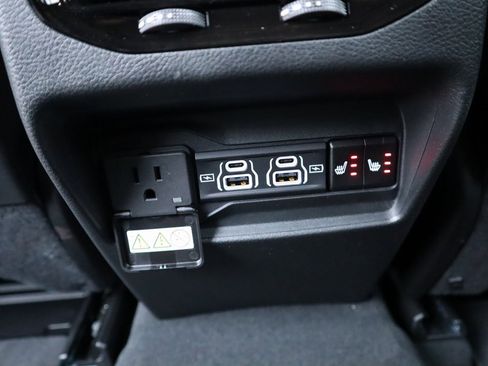 New 2025 Jeep Grand Cherokee Limited image 3