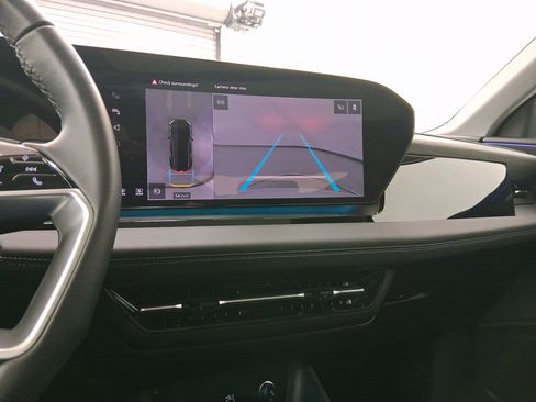 Used 2025 Audi Q6 e-tron Premium Plus image 25