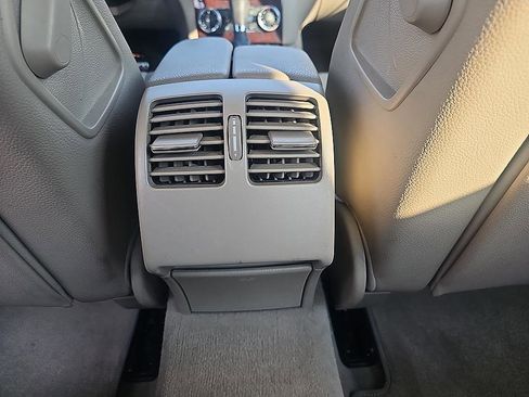 Used 2009 Mercedes-Benz C 300 Sedan image 27