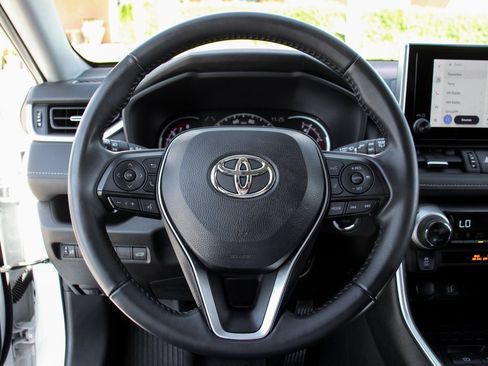 Used 2023 Toyota RAV4 XLE Premium image 20