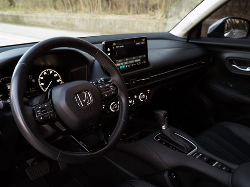 Used 2024 Honda HR-V EX-L image 16