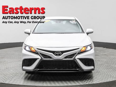 Used 2024 Toyota Camry SE image 2