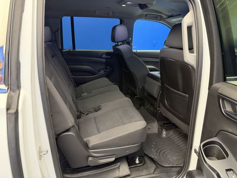 Used 2015 Chevrolet Suburban 4WD image 25