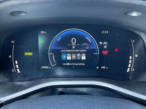 Used 2025 Toyota Camry LE image 19