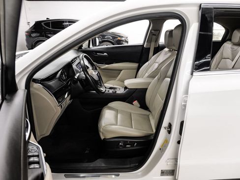 Used 2021 Cadillac XT4 Premium Luxury FWD image 4