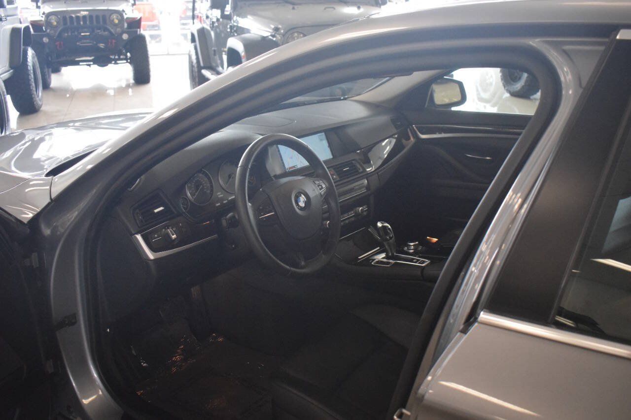 Used 2012 BMW 528i Sedan RWD image 42
