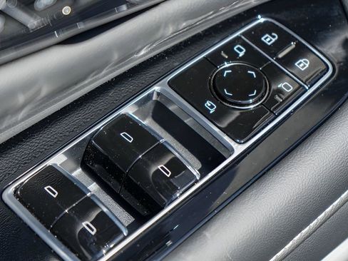 New 2026 Cadillac Optiq Luxury 2 image 17