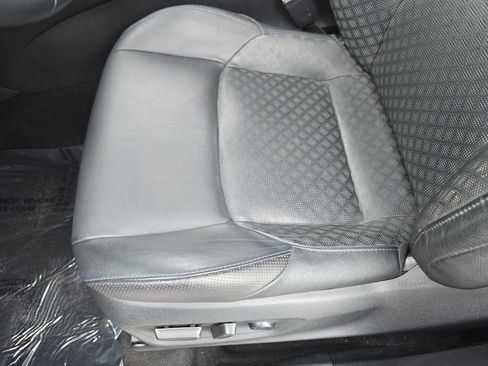 Used 2022 Toyota C-HR Limited FWD image 30
