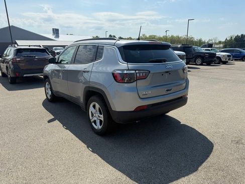 Used 2023 Jeep Compass Latitude AWD/4WD image 8