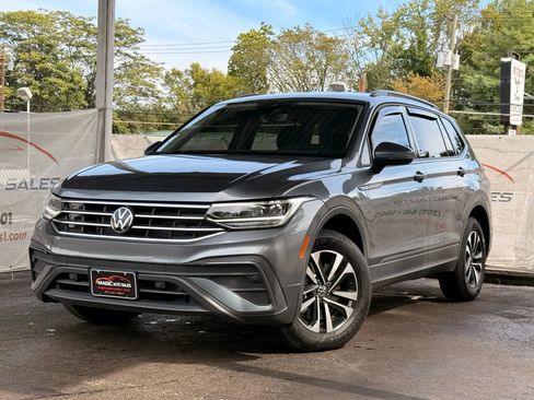 Used 2024 Volkswagen Tiguan S image 1