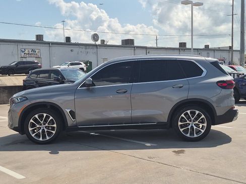 Used 2026 BMW X5 xDrive40i AWD/4WD image 3