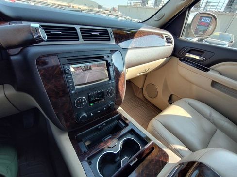 Used 2011 GMC Yukon Denali image 24