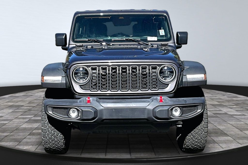 Used 2025 Jeep Wrangler Unlimited Rubicon w/ Convenience Group AWD/4WD image 27