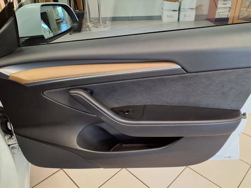 Used 2021 Tesla Model 3 Standard Range Plus image 12