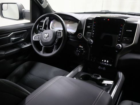 New 2026 RAM 1500 4x4 Crew Cab image 17