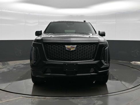 Used 2025 Cadillac Escalade Sport w/ Touring Package image 3