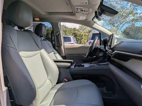 Used 2023 Toyota Sienna XLE image 30